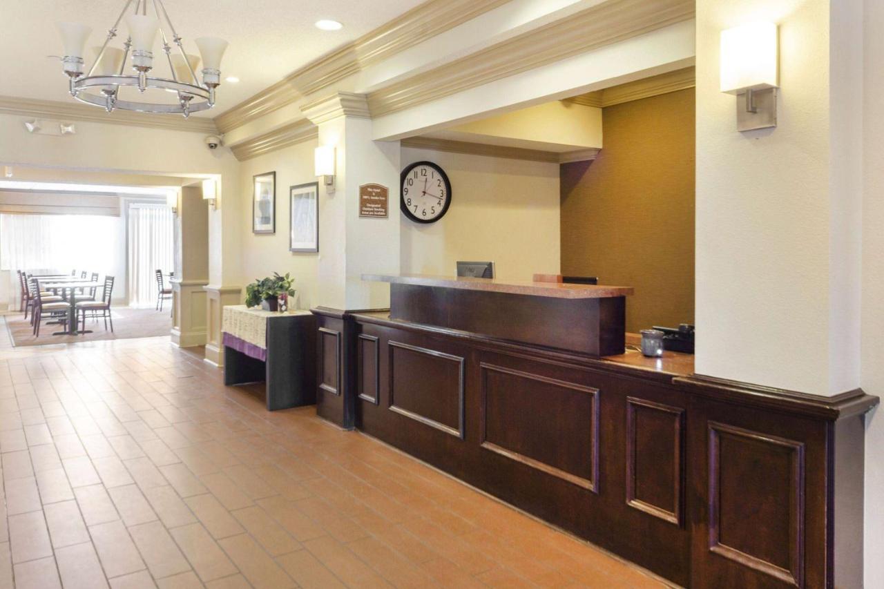 Ramada By Wyndham Jackson Ms Hotel Buitenkant foto