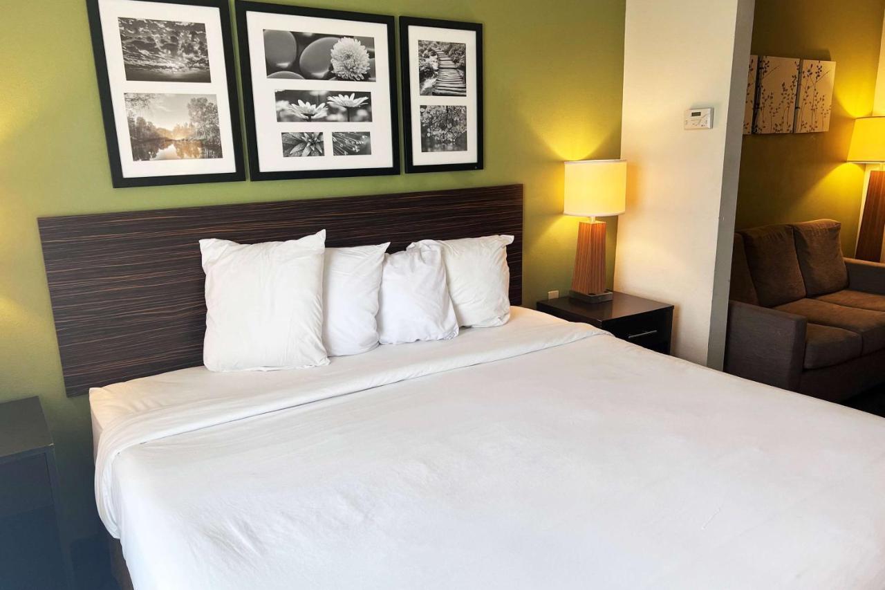 Ramada By Wyndham Jackson Ms Hotel Buitenkant foto